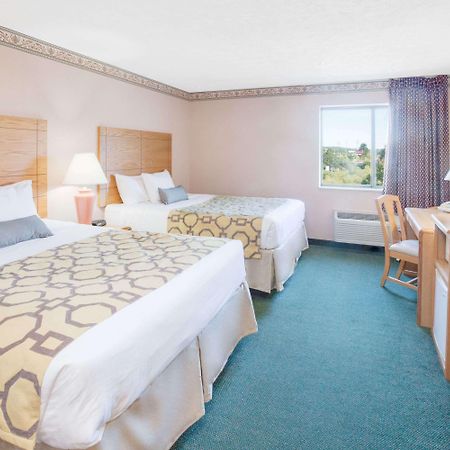 Baymont By Wyndham Traverse City Extérieur photo