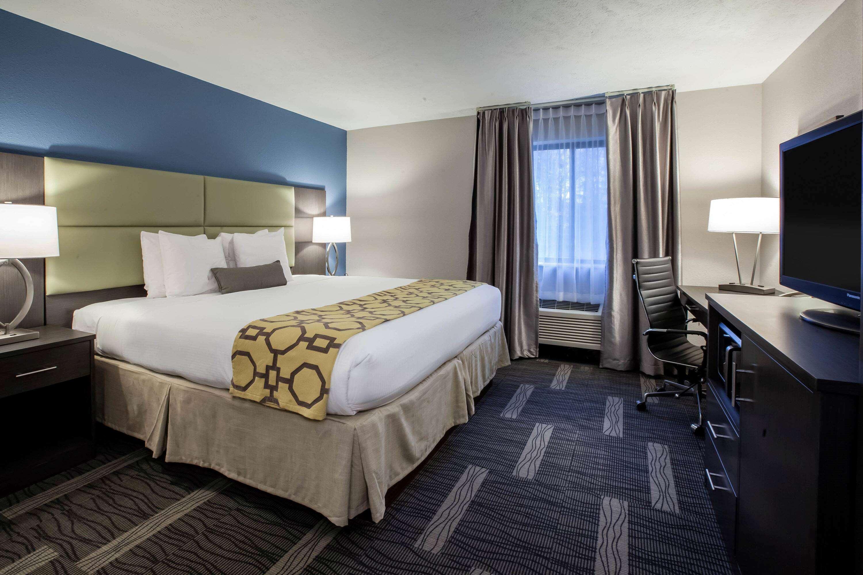 Baymont By Wyndham Traverse City Extérieur photo