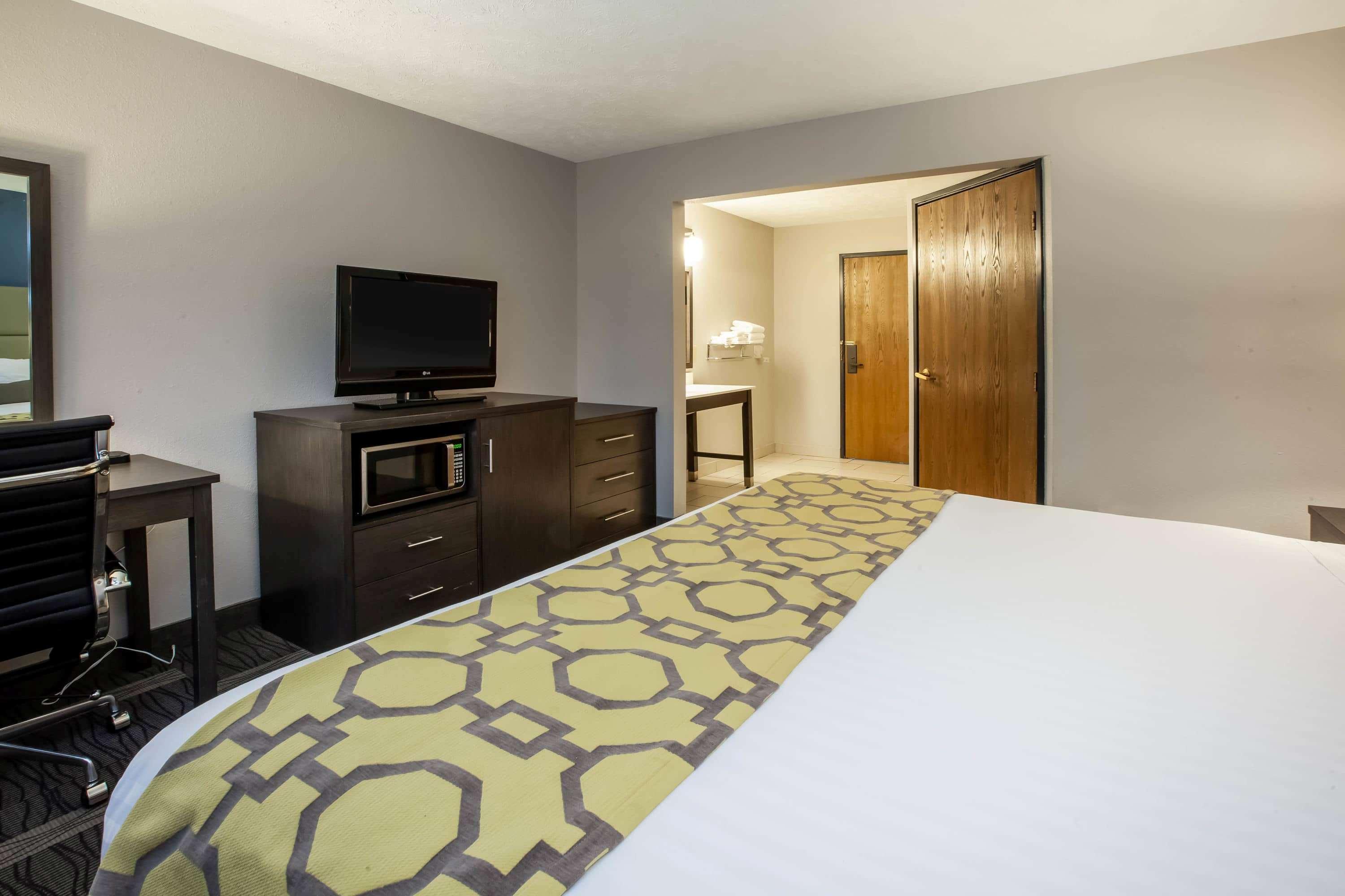 Baymont By Wyndham Traverse City Extérieur photo