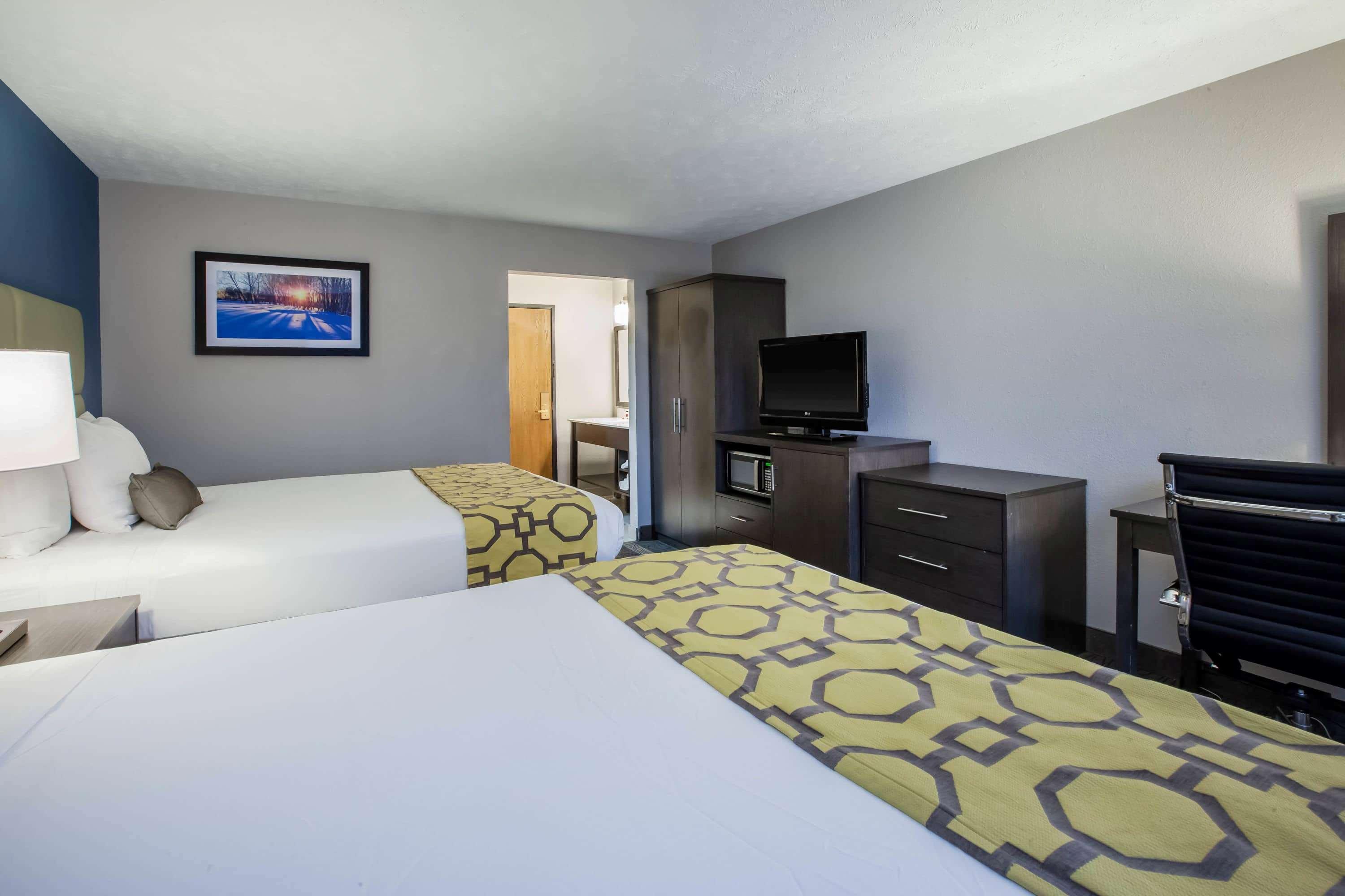 Baymont By Wyndham Traverse City Extérieur photo