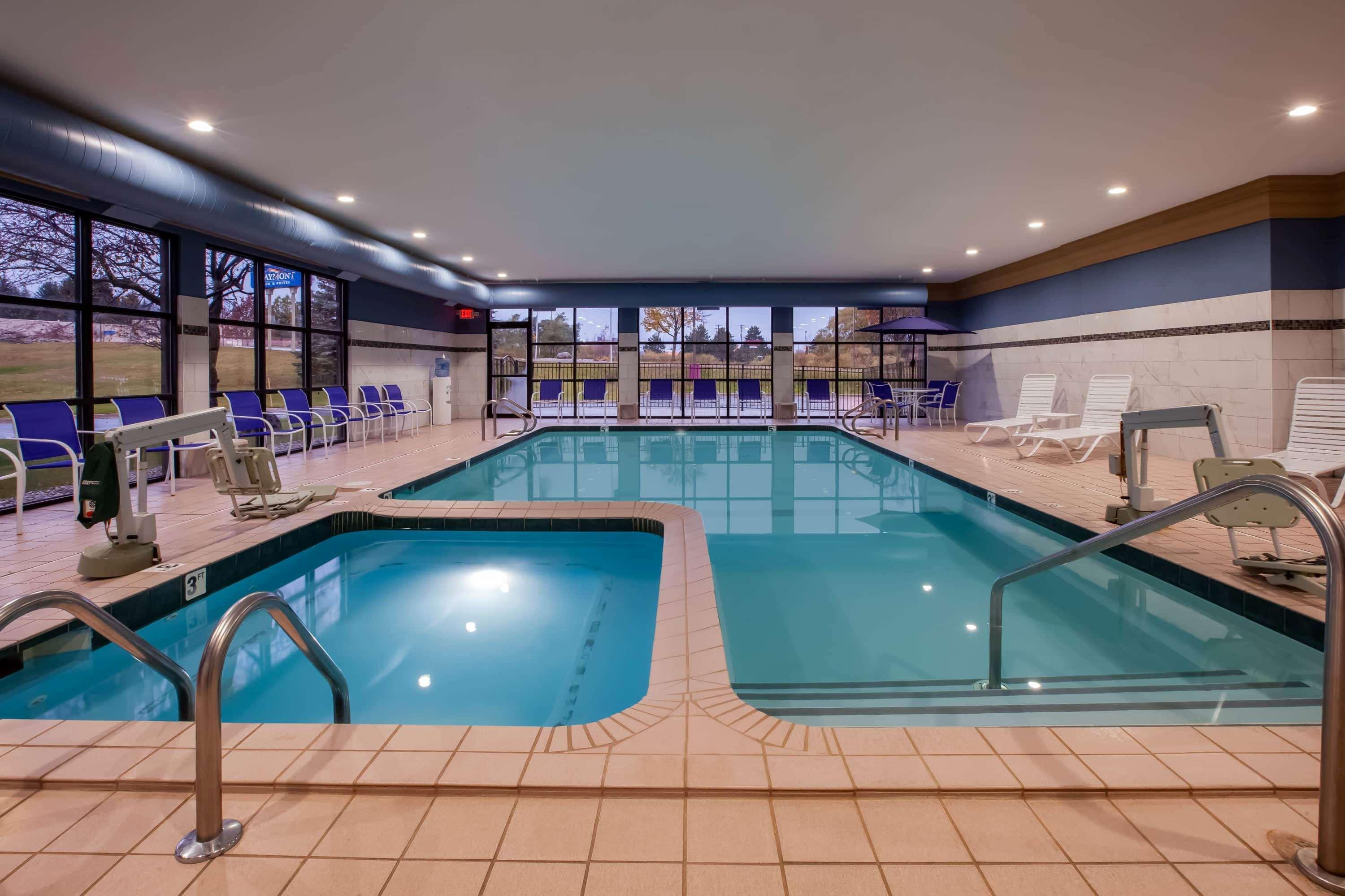 Baymont By Wyndham Traverse City Extérieur photo
